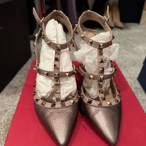 Valentino Rockstuds